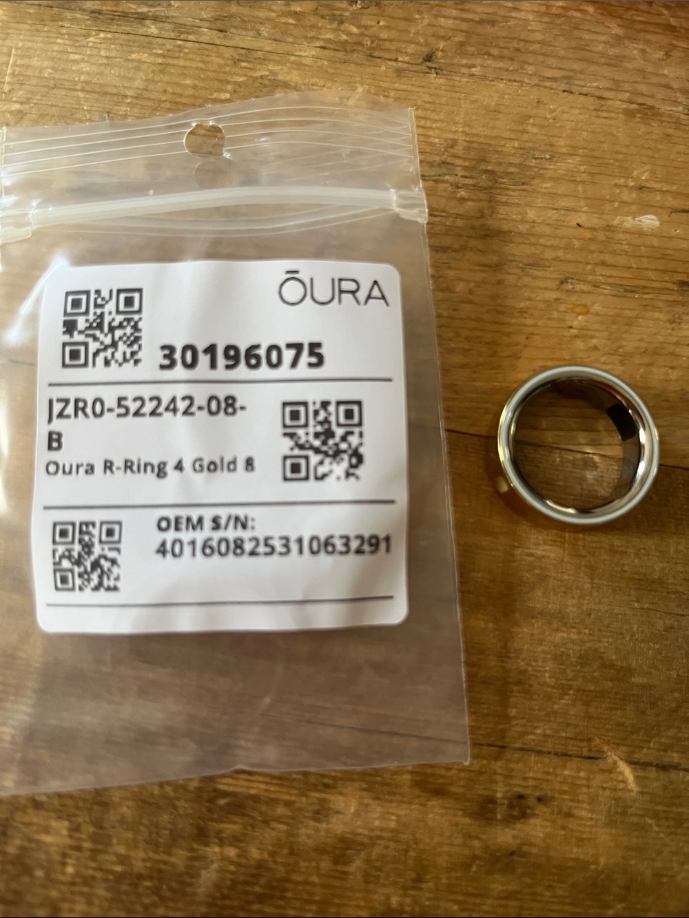 Oura ring
Brand new
Gold, size 8